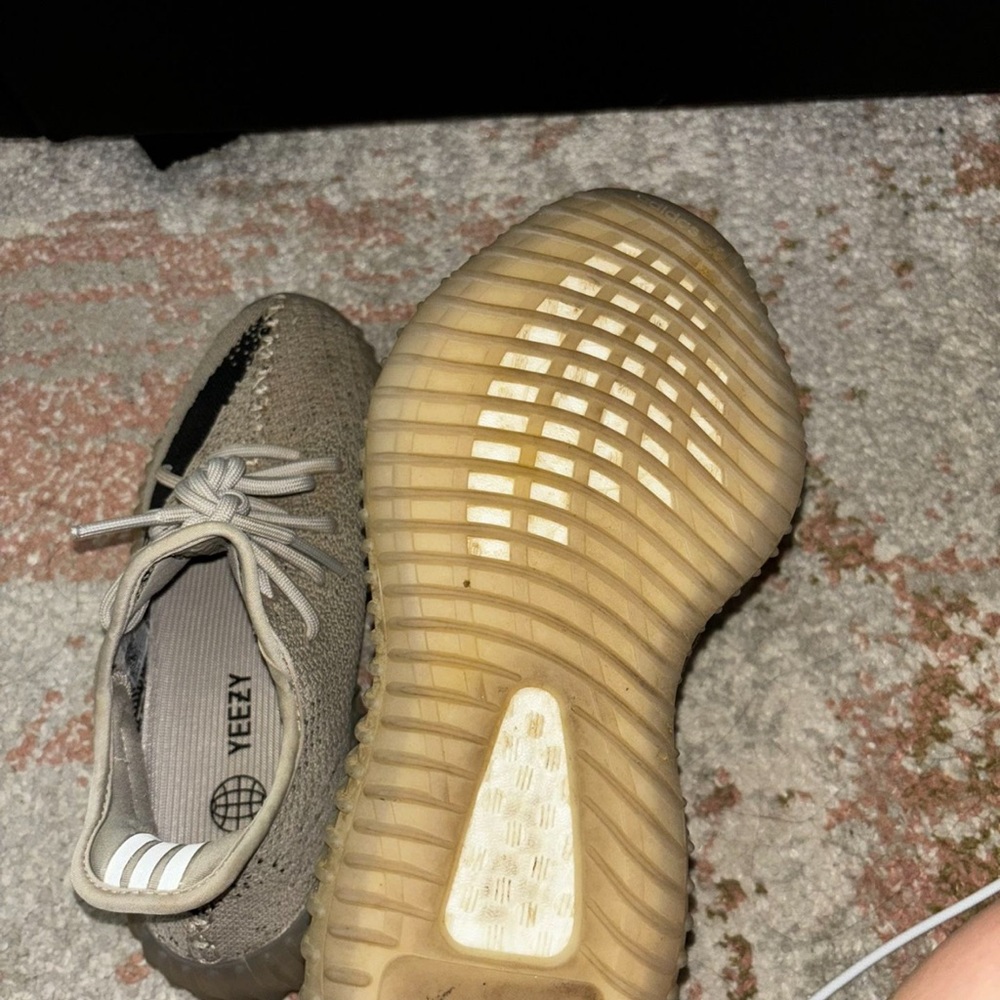 yeezys 350 - Picture 3 of 3